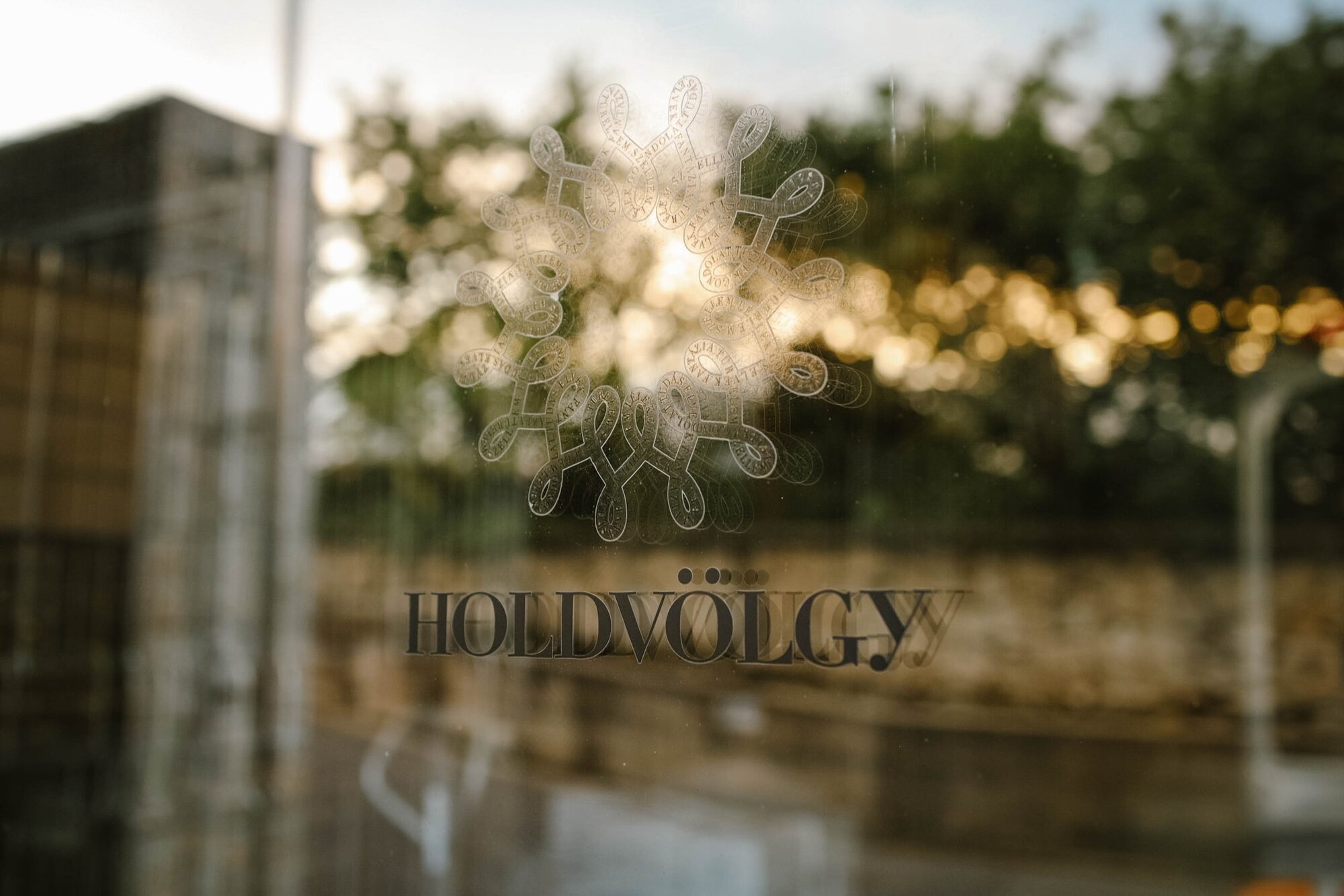 Holdvölgy Experience