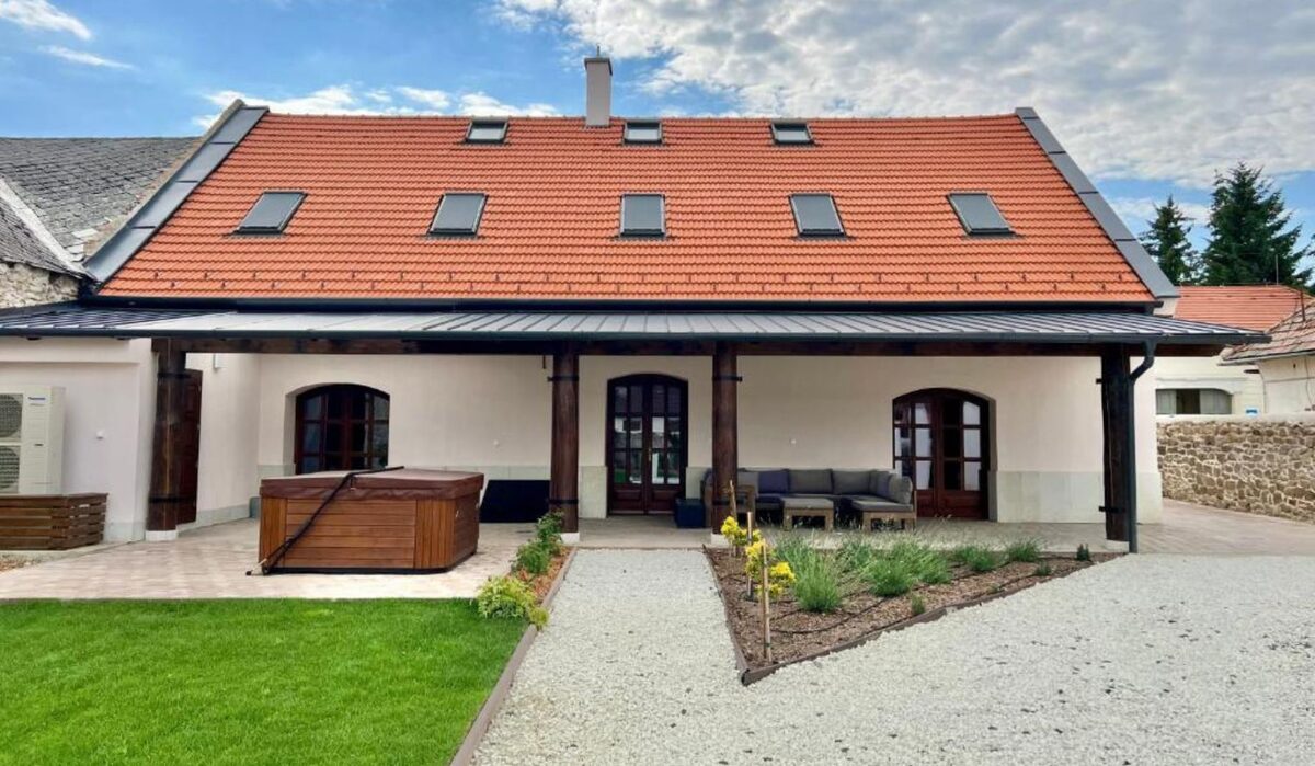 kiss-henézi guest house
